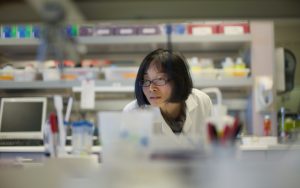 lims implementation failure featured image with scientist